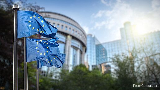 flag, european, parliament, euro, brussels, eu, union, architecture, belgian, belgique, belgium, blue, bruxelles, building, bureaucracy, bureaucratic, business, city, cityscape, commission, committee, construction, corporate, development, europe, exterior, finance, front, glass, green, institution, landmark, modern, office, outdoors, park, politics, power, reflection, sky, skyscraper, spring, street, style, success, summer, symbol, travel, tree, unity