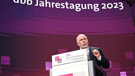 dbb Chef Ulrich Silberbach bei der dbb Jahrestagung in Köln